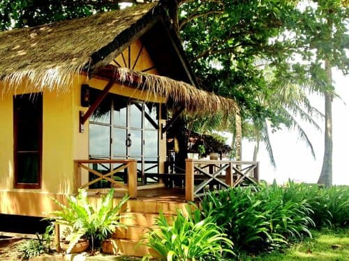 Внешний вид отеля Nautilus Right On The Beach Resort Adults Only