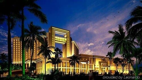 Внешний вид отеля Royal Garden Hotel