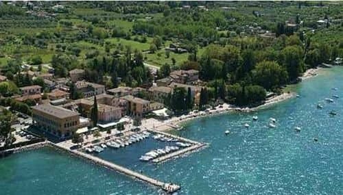 Внешний вид отеля Hotel Bardolino в Бардолино