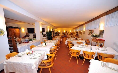 Внешний вид отеля Hotel Derby в Бормио