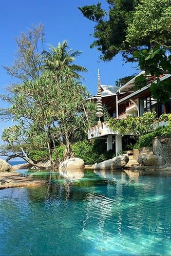 Внешний вид отеля Mom Tri's Villa Royale в Кароне