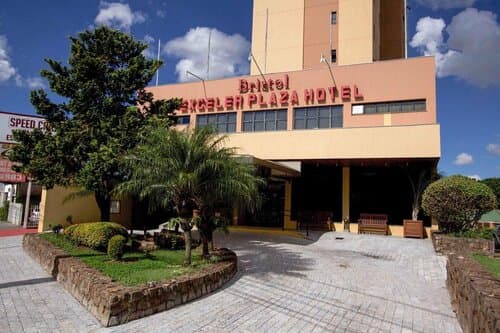 Внешний вид отеля Bristol Exceler Plaza Hotel