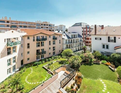 Внешний вид отеля Premium residence Haguna в Биаррце