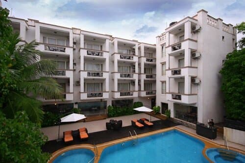 Внешний вид отеля Meraden Opus в Калангуте