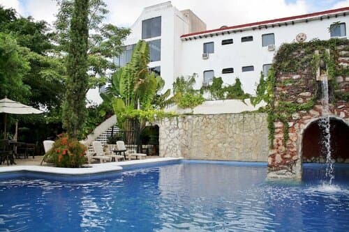 Внешний вид отеля Hotel & SPA Xbalamqué Cancún Centro в Канкуне