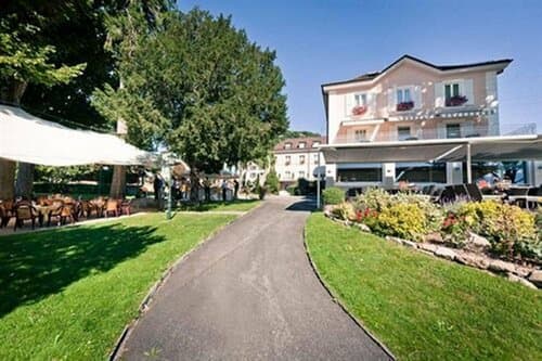 Внешний вид отеля Hotel du Leman