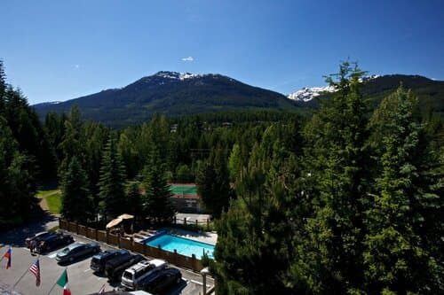 Внешний вид отеля Tantalus Resort Lodge в Муниципалитете курорте Уистлере