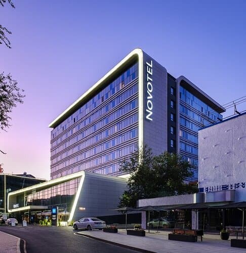 Внешний вид отеля Novotel Almaty City Center в Алматах
