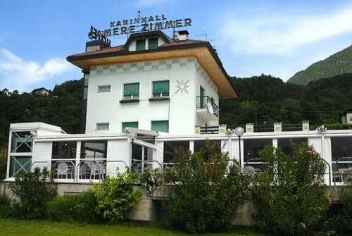 Внешний вид отеля Hotel Karinhall в Тренто