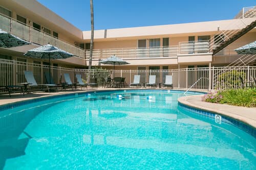 Внешний вид отеля La Jolla Riviera Inn в Сан-Диего