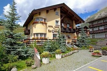 Внешний вид отеля Hotel Garni La Suisse в Ливиньо