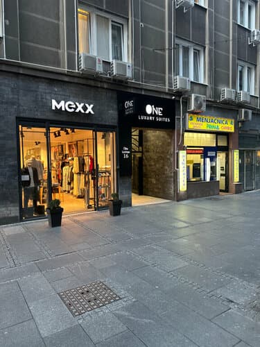 Внешний вид отеля One Luxury Suites