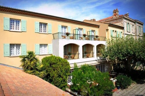 Внешний вид отеля Le Castelet Des Alpilles в Сен-Реми-де-Провансе