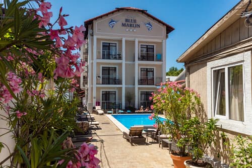 Внешний вид отеля Blue Marlin в Геленджике