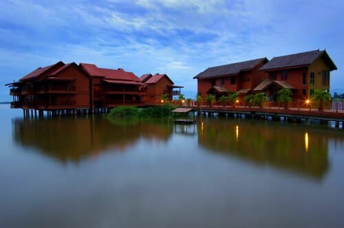 Внешний вид отеля Bukit Merah Laketown Resort