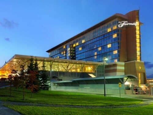 Внешний вид отеля Fairmont Vancouver Airport в Ричмонде