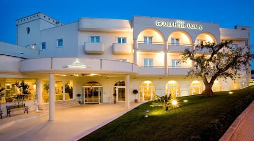 Внешний вид отеля Grand Hotel Olimpo в Альберобелло