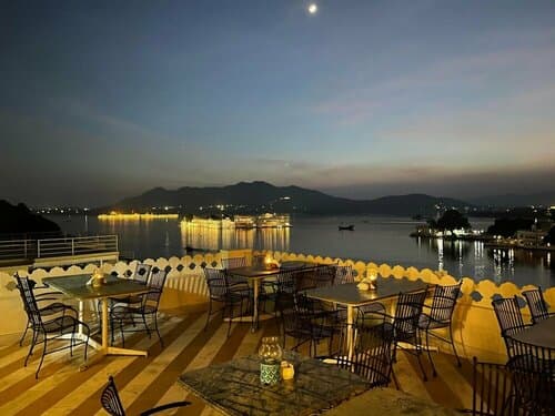 Внешний вид отеля Jaiwana Haveli