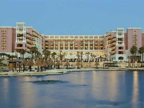 Внешний вид отеля Westin Dragonara