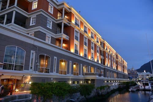 Внешний вид отеля Cape Grace в Кейптауне