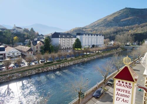 Внешний вид отеля Hotel Jeanne d'Arc в Лурде