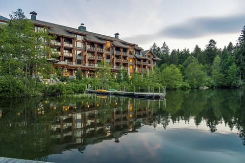 Внешний вид отеля Nita Lake Lodge в Муниципалитете курорте Уистлере